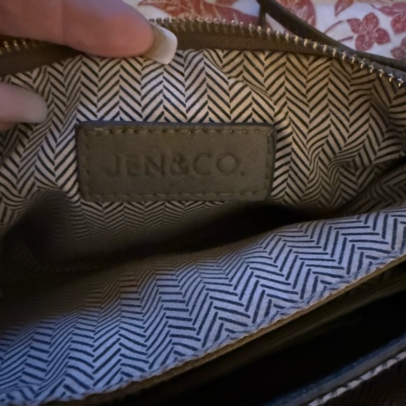 Chic Olive Crossbody Bag - Picture 9 of 9